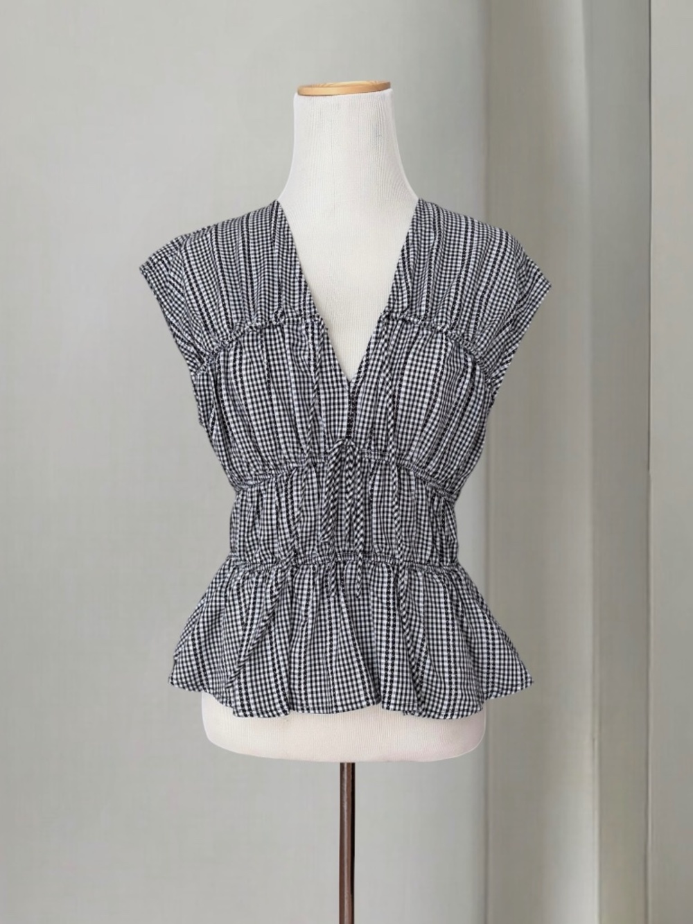 Ellen Tracy Black and White Check Print Shirred Sleeveless Top NWT